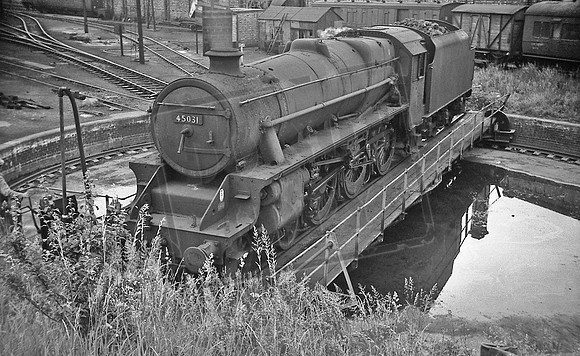 45031 1966 Shrewsbury shed