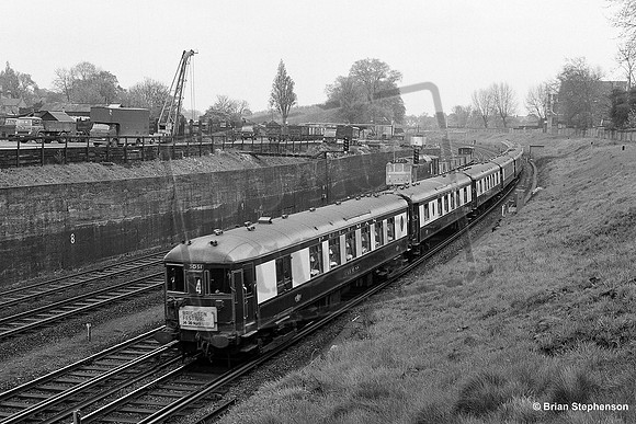 EMU 3051 1967-03 Clapham Junction