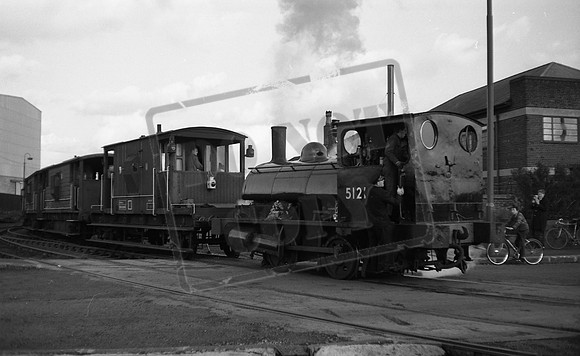 51218 1967-10-29 RVRS-LCGB Trafford Park railtour where-ROneg-1612-485-091
