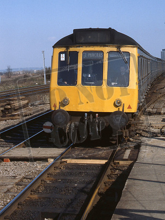 DMU M51611 1980-04-10 Hendon