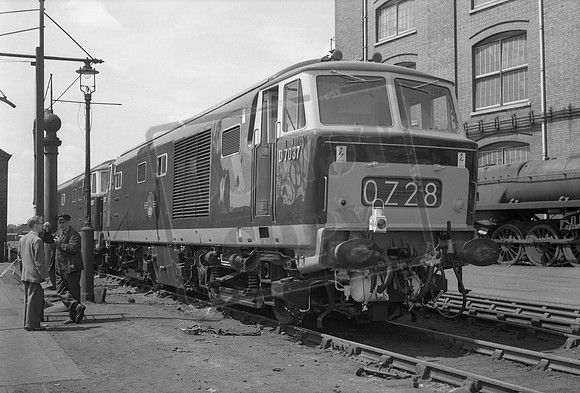 D7037 1962-06-17 Swindon