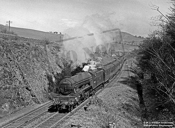 60058 1950s Glenfarg bank