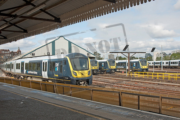 701528 2025-06-16 Clapham Junction