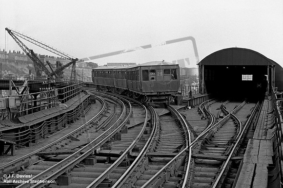 LOR 25 1956-05-14 Herculaneum Dock