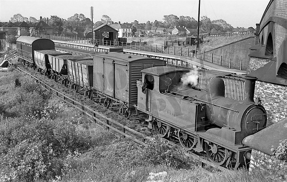 68313 1956-04 Alne