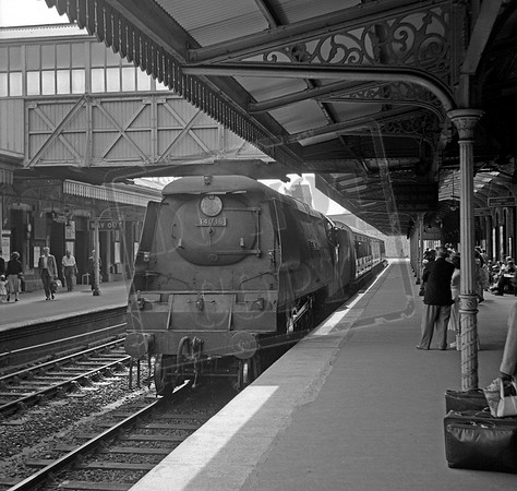 34036 1955c Teignmouth GWR station
