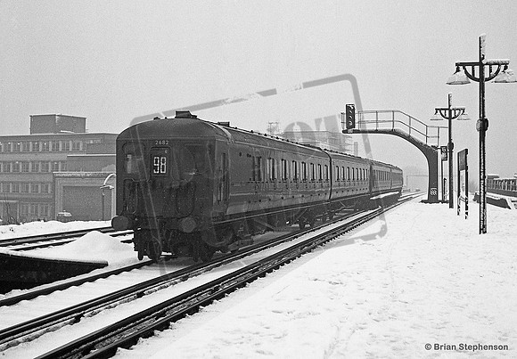 EMU 2682 1962-12 Balham