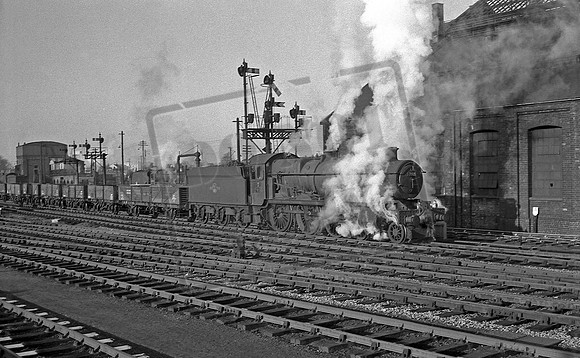 7915 1965-01 passing Horton Road