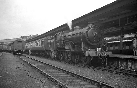 62571 1957-05-12 York