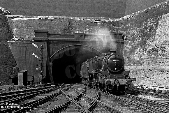 44695 1953-04-08 Nottingham Victoria
