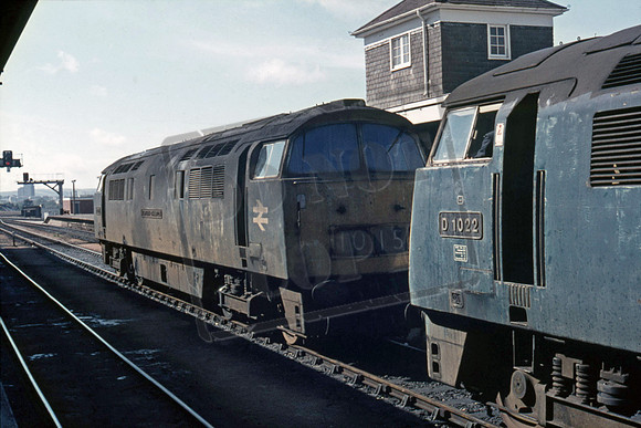 D1015 1976 Plymouth