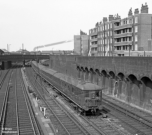 EMU 2942 1964-05-23 Clapham Junction