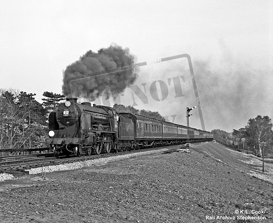 30933 1957-04-22 Hildenborough