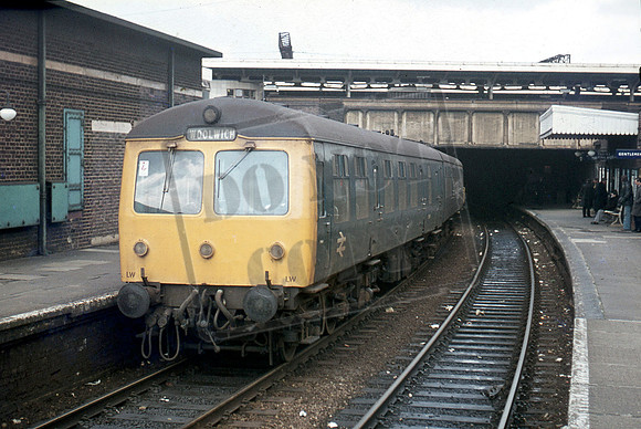 DMU E50361 1977-03-29 Stratford Low Level
