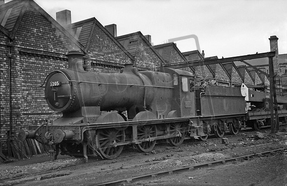 3205 1960c Shrewsbury shed