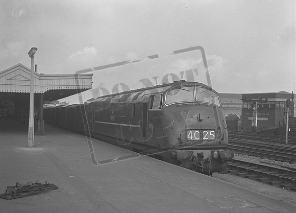 NEWTON RINGS D833 1961 Bristol-ROneg221