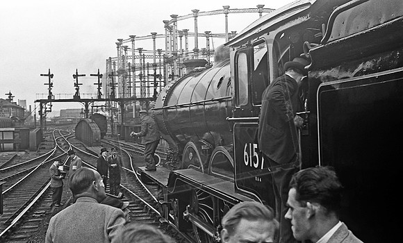 61576 1955-04-30 St Pancras