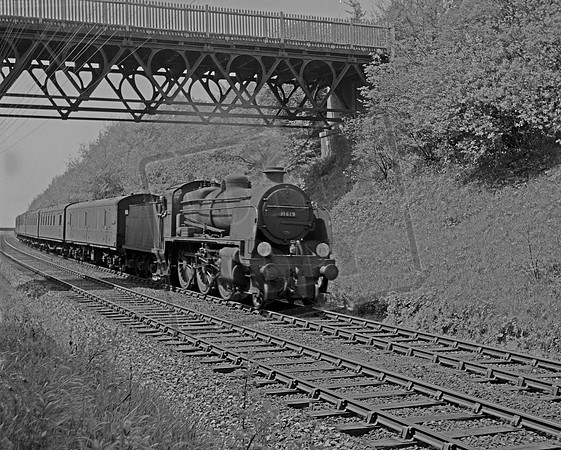 31619 1964-05-16 Dorking bank