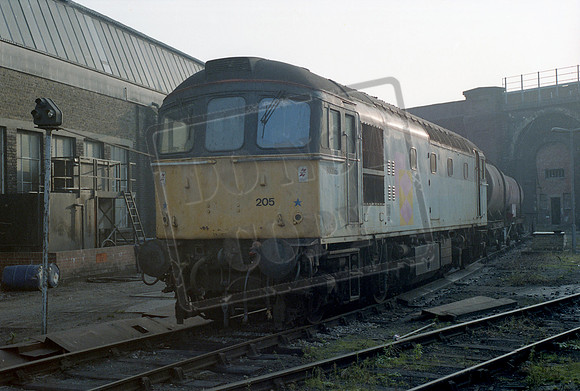 33205 1993-07-04 Stewarts Lane