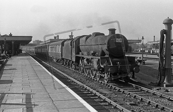 45665 1950s Watford Junction