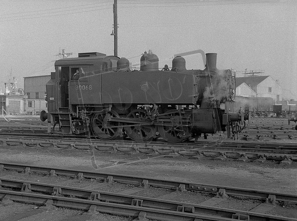 30068 1956-11-24 Southampton Docks