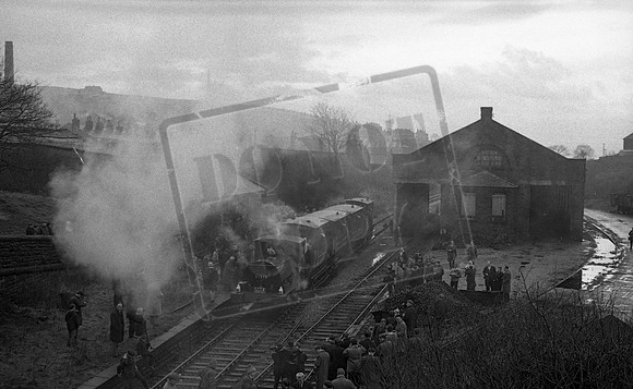 51218 1967-02-19 Whitworth station LCGB LYR Pug railtour-ROneg-1612-488-086