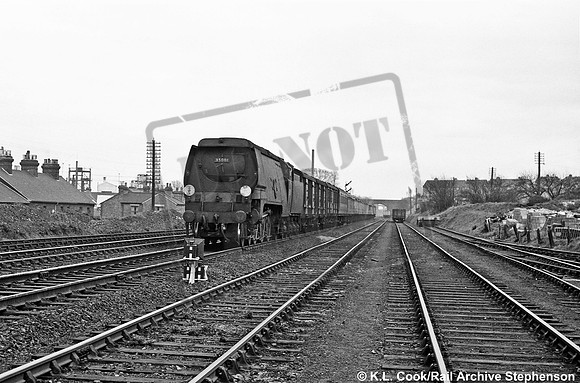 35001 1958-04-19 Tonbridge