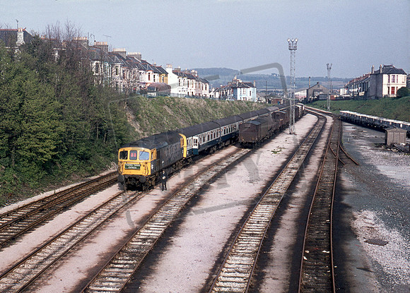 33106 1977-04-16 Plymouth Friary Yard