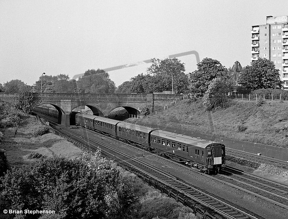 EMU 3137 1964-05-15 Clapham Cutting
