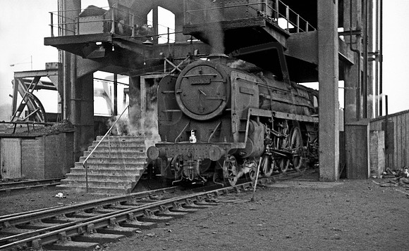 72009 1960s Perth shed coaling plant