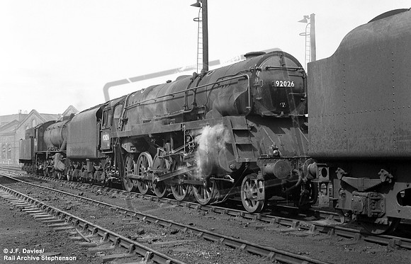 92026 1960-07-10 Wellingborough shed