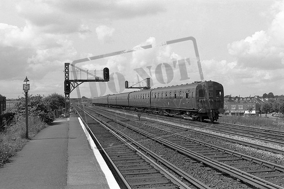 EMU 4678 1960s Raynes Park