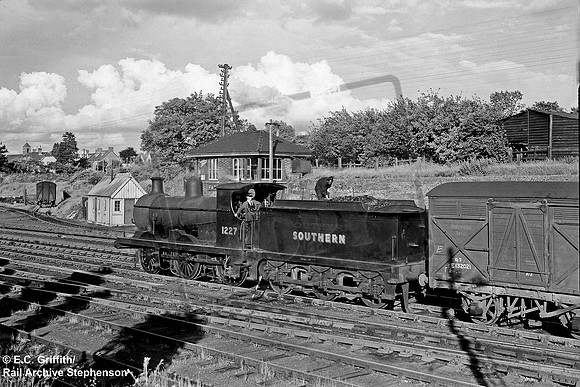 1227 1948-06-01 Farnham