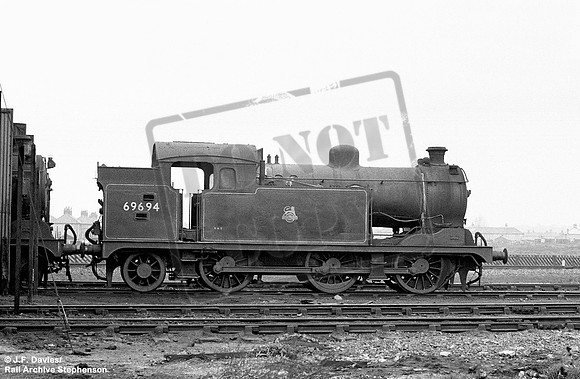 69694 1957-03-16 Tilbury shed