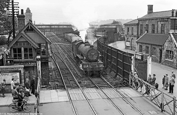 61444 1955-07-02 Lincoln Central