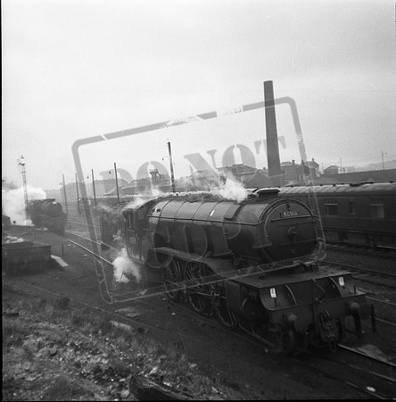 60919 1964c St Rollox (Balornock) coaling road-ROneg-1501-163