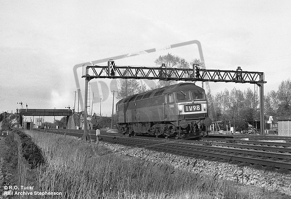 D1906 1966-05-26 St Mellons West