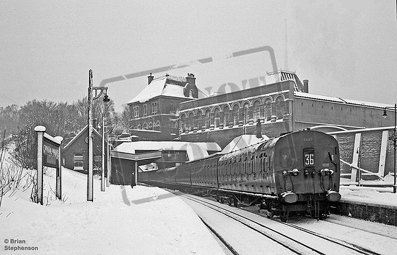 EMU 4687 1962-12-30 Crystal Palace