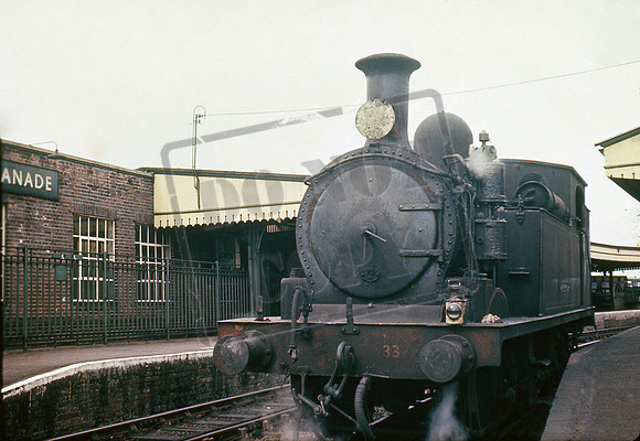 W33 1966-03 Ryde Esplanade
