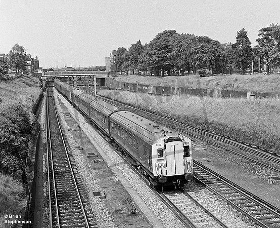 EMU 3153 1967-7-01 Clapham Junction