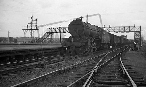 60913 1960s Thornton Jct station-1311-183