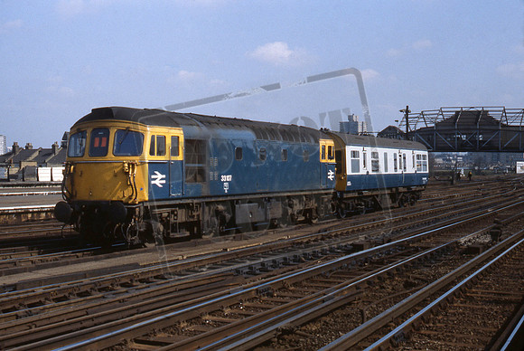 33107 1980-04-10 Clapham Junction