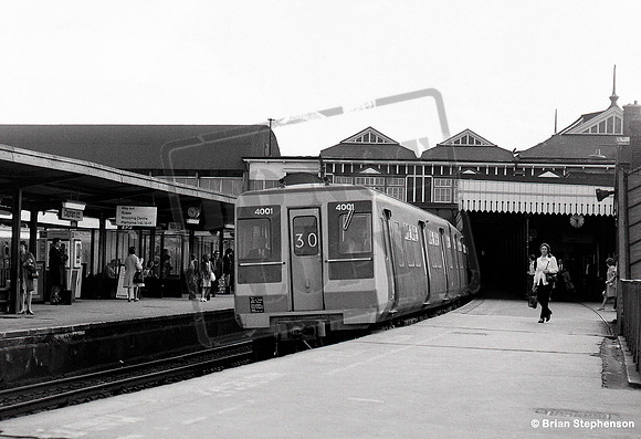 EMU 4001 1973-07-18 Clapham Junction