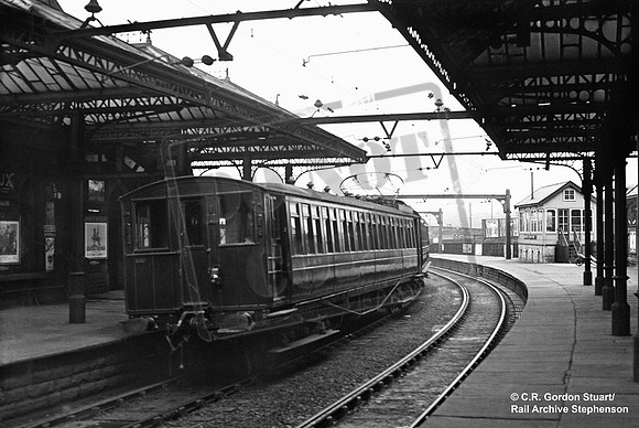 EMU 2226 1932c Lancaster Green Ayre