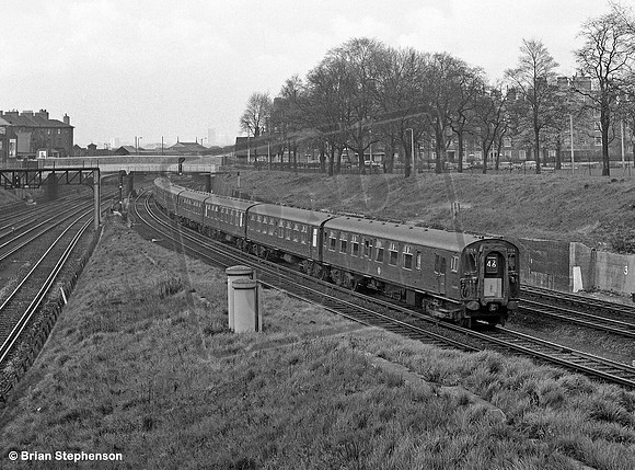 EMU 7154 1965-04-21 Clapham Junction