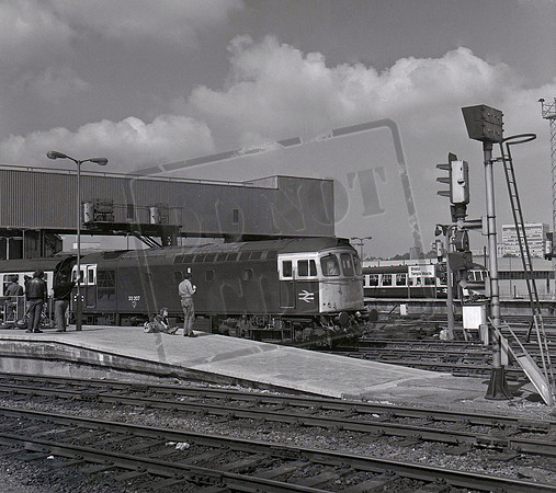 33207 1984-07-07 Bath Road