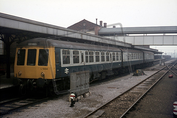 DMU W51098 1976-09-24 Worcester Shrub Hill