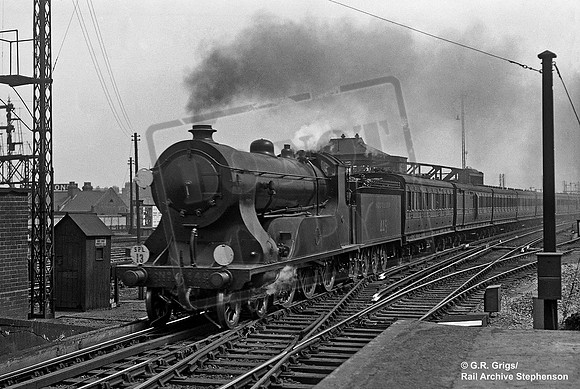 E445 1930-05 Clapham Junction
