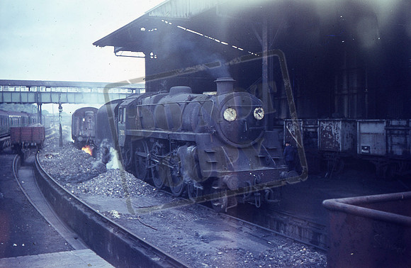 73092 1967-07-01 Guidford and 76066 dropping its fire-ROS-1312-336