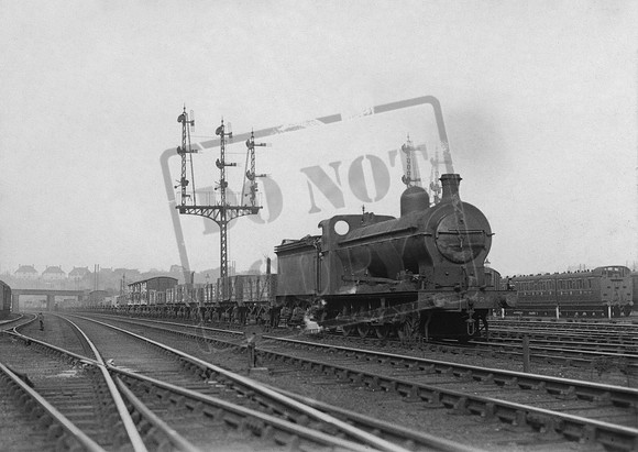 3424 1924 Wood Green